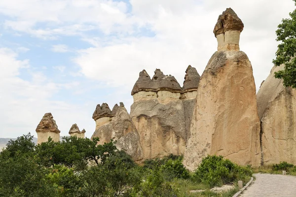 Formaciones rupestres en Pasabag Monks Valley, Capadocia — Foto de Stock