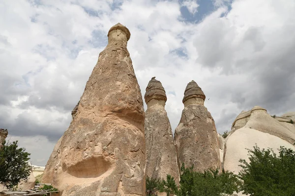 Formaciones rupestres en Pasabag Monks Valley, Capadocia — Foto de Stock