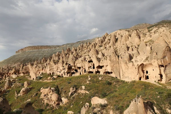 Formaciones rupestres en Zelve Valley, Capadocia — Foto de Stock