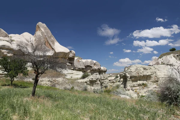 Rotsformatie in de vallei van de duiven, Cappadocië — Stockfoto