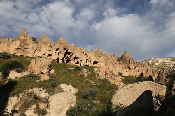 Formaciones rupestres en Zelve Valley, Capadocia — Foto de Stock