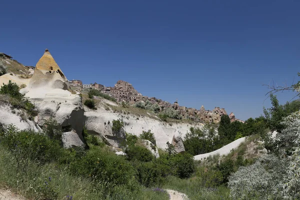 Uchisar and Pigeons Valley in Cappadocia, Turkey — Stock Photo, Image