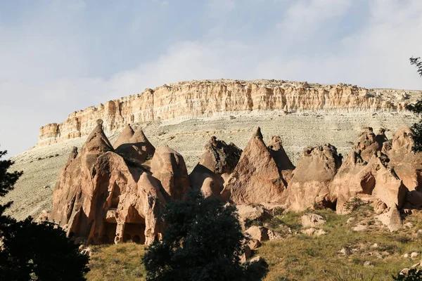 Sziklaalakzatok Zelve völgyben, Cappadocia — Stock Fotó