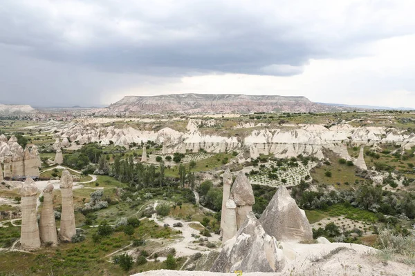 Formacje skalne w dolinie miłości, Cappadocia — Zdjęcie stockowe