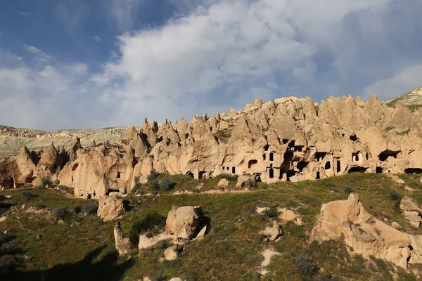 Sziklaalakzatok Zelve völgyben, Cappadocia — Stock Fotó