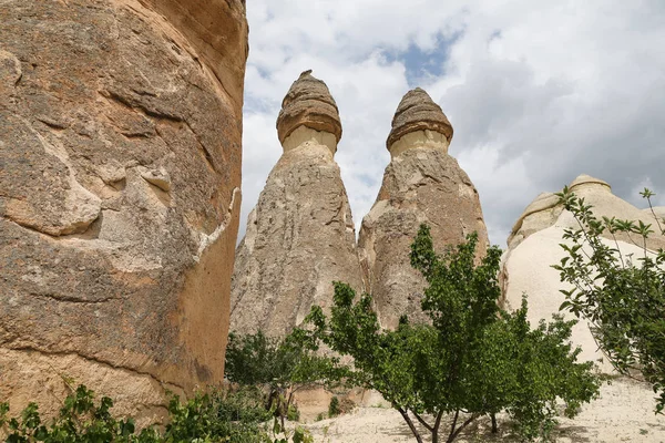 Formaciones rupestres en Pasabag Monks Valley, Capadocia — Foto de Stock