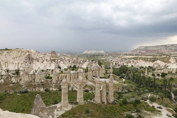 Formacje skalne w dolinie miłości, Cappadocia — Zdjęcie stockowe