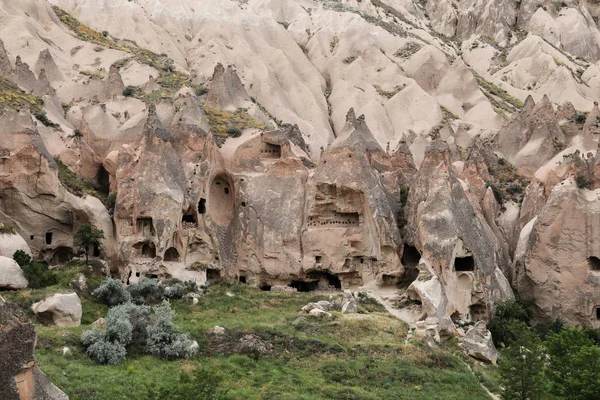 Formações rochosas em Zelve Valley, Capadócia — Fotografia de Stock