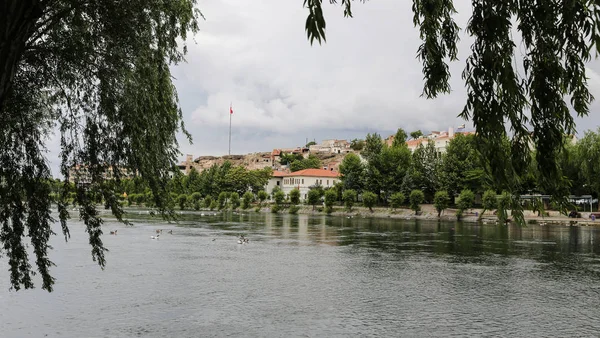 Kizilirmak řeka ve městě Avanos, Turecko — Stock fotografie