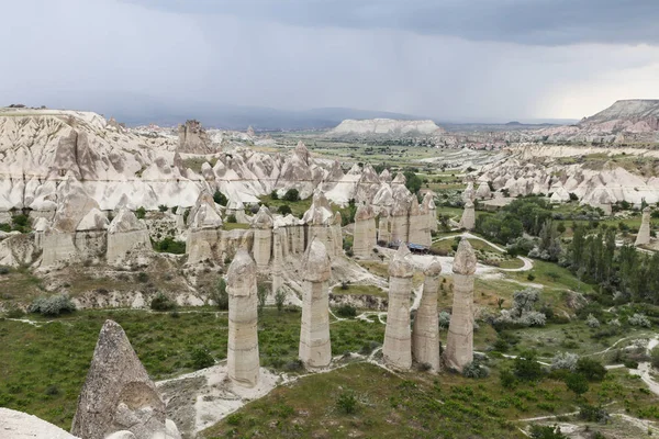 Formacje skalne w dolinie miłości, Cappadocia — Zdjęcie stockowe