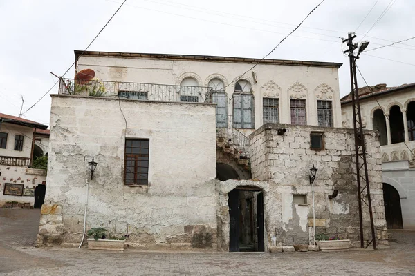 Casas antigas na cidade de Avanos, Turquia — Fotografia de Stock