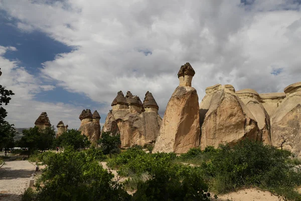 Klippformationer i Pasabag munkar Valley, Cappadocia — Stockfoto