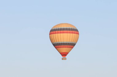 Sıcak hava balon üzerinde Göreme şehir