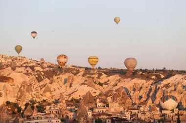 Sıcak hava balonları bitti Göreme şehir