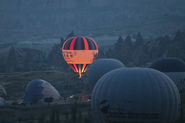 卡帕多细亚山谷热气球 — 图库照片