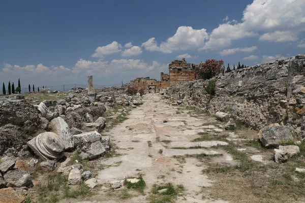 Frontinus Street em Hierápolis Cidade Antiga, Turquia — Fotografia de Stock