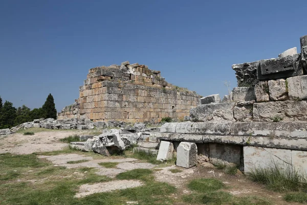 Ruïnes in de oude stad van Hiërapolis, Turkije — Stockfoto