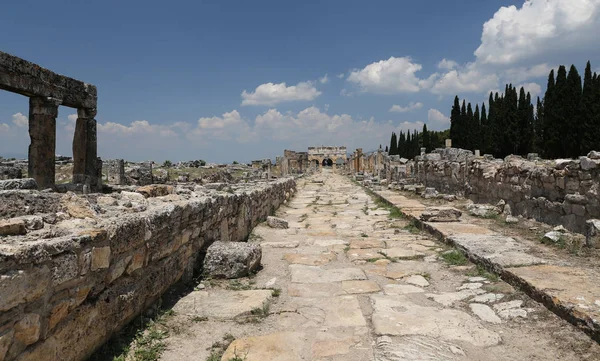 Frontinus kapısı ve Hierapolis antik kenti, Türkiye'de sokak