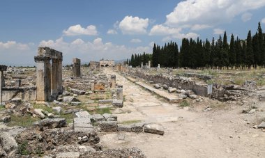 Frontinus kapısı ve Hierapolis antik kenti, Türkiye'de sokak