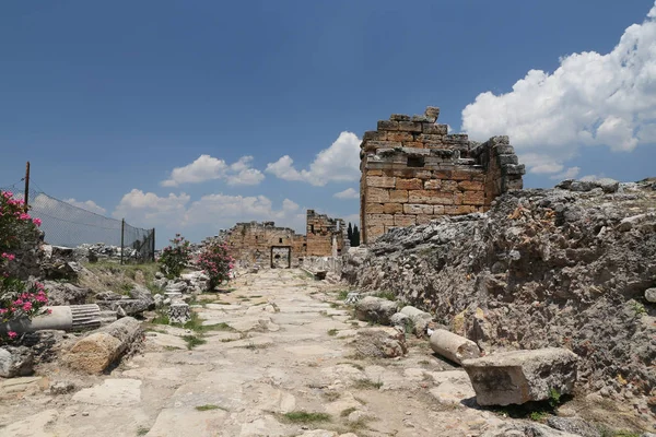 Frontinus Street em Hierápolis Cidade Antiga, Turquia — Fotografia de Stock