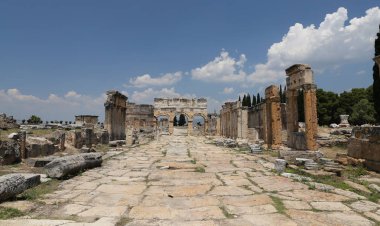 Frontinus kapısı ve Hierapolis antik kenti, Türkiye'de sokak