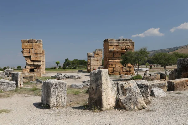 Ruïnes in de oude stad van Hiërapolis, Turkije — Stockfoto