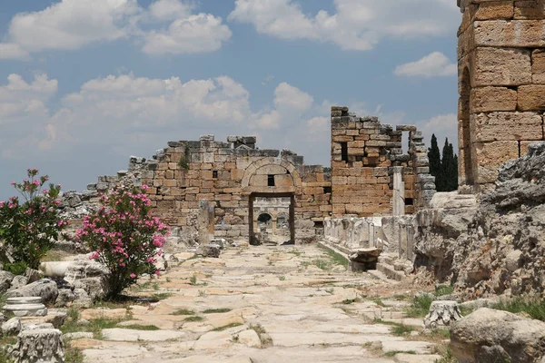 Frontinus Street, Hierapolis antik kenti, Türkiye