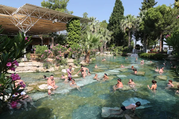 Piscina antiga em Hierápolis Cidade Antiga, Turquia — Fotografia de Stock