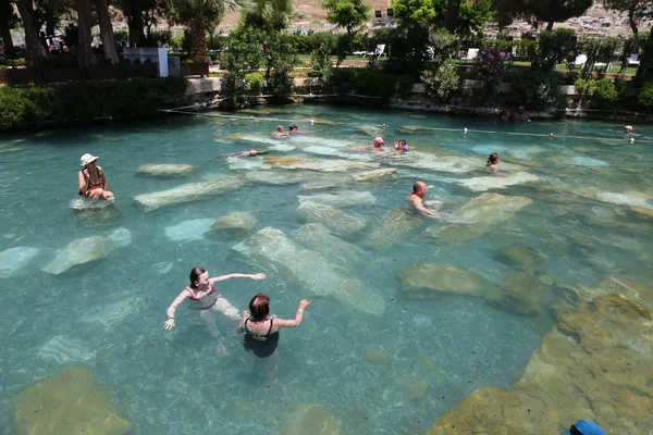 Античный бассейн в Иераполисе Древний город, Турция — стоковое фото
