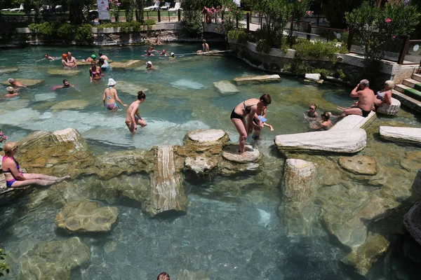 Piscina antiga em Hierápolis Cidade Antiga, Turquia — Fotografia de Stock