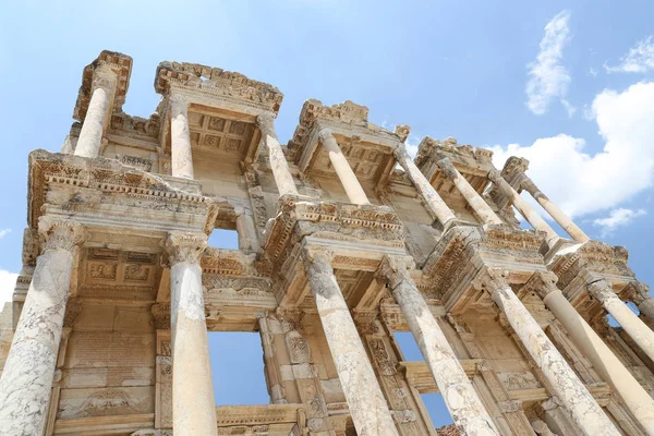 Bibliothek des celsus in ephesus — Stockfoto