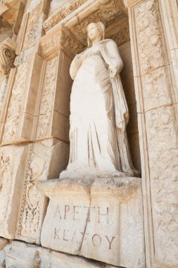 Kişileştirme erdem, Efes Antik Kenti Arete heykeli
