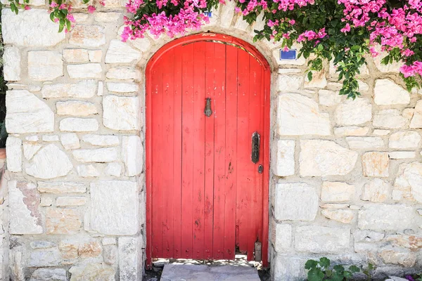 Dřevěné dveře v starém Datca, Turecko — Stock fotografie