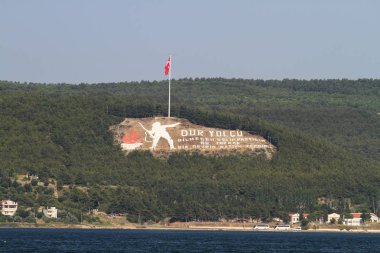 Kilitbahir İlçesinde Dur Yolcu Anıtı