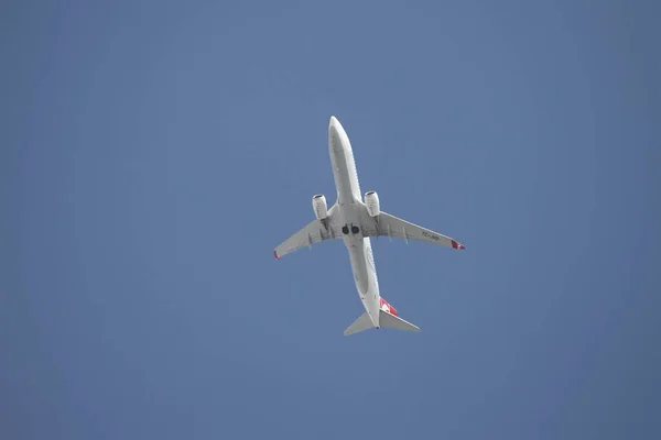 Avión despega — Foto de Stock