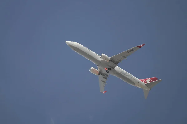 飛行機が離陸 — ストック写真