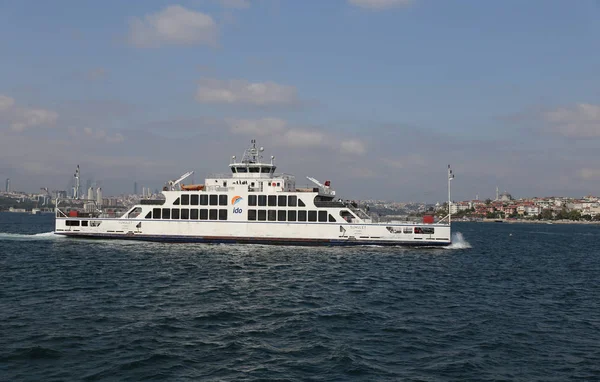 Ferry em Istambul — Fotografia de Stock