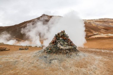 İzlanda'daki Namafjall jeotermal alanı