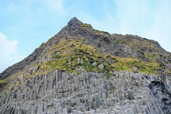 Reynisfjall berg i Island — Stockfoto