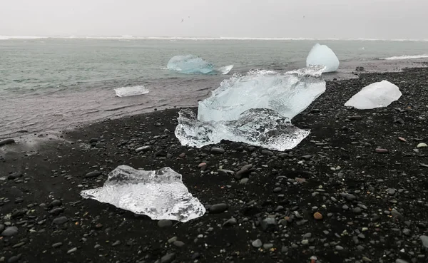 Ices en Jokulsarlon Beach, Islandia — Foto de Stock