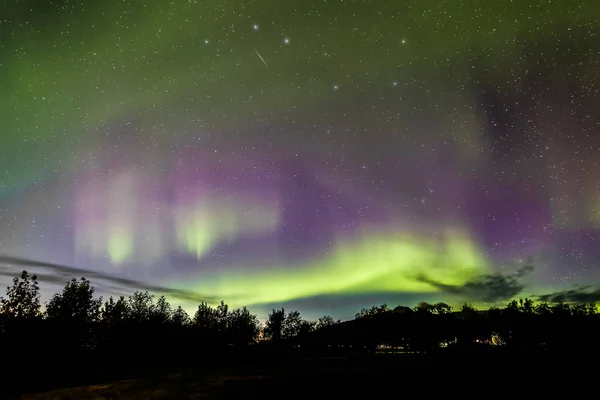 Luci settentrionali sopra l'Islanda — Foto Stock