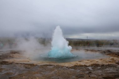 İzlanda'daki strokkur geysir