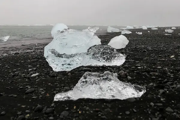 ICES i glaciärlagunen Beach, Island — Stockfoto