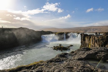 İzlanda 'da Godafoss şelalesi