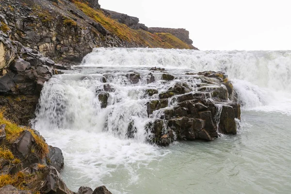 İzlanda 'da Gullfoss şelalesi