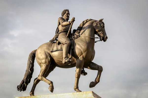 Statue of Henrici Magni in Paris — Stock Photo, Image