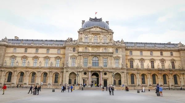 Louvre Museum in Paris City — Stock Photo, Image