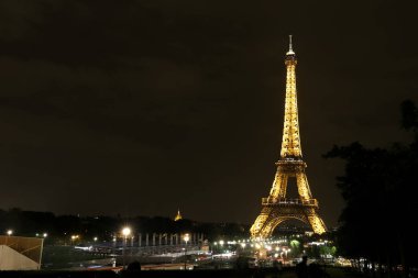 Paris 'teki Eyfel Kulesi