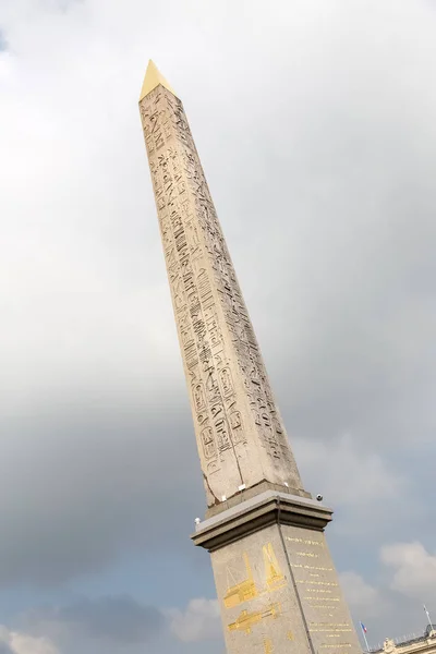 Luxus-Obelisk an der Stelle de la concorde, Paris, Frankreich — Stockfoto