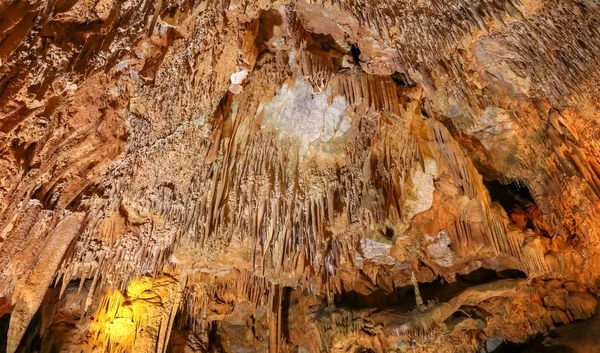 Formations en Damlatas Cave, Alanya, Antalya, Turquie — Photo